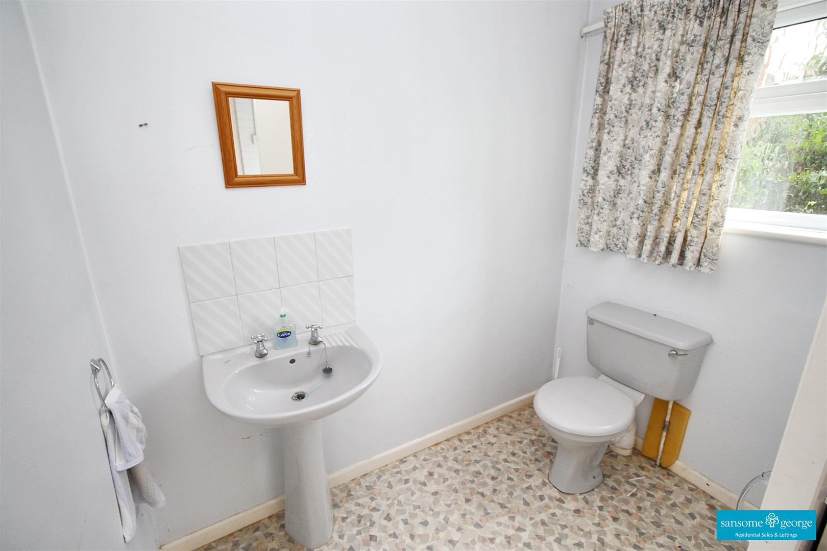 2 bed property in Longworth Avenue, Tilehurst